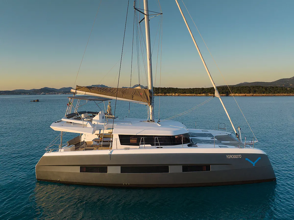 Dufour Catamaran 48 12pax