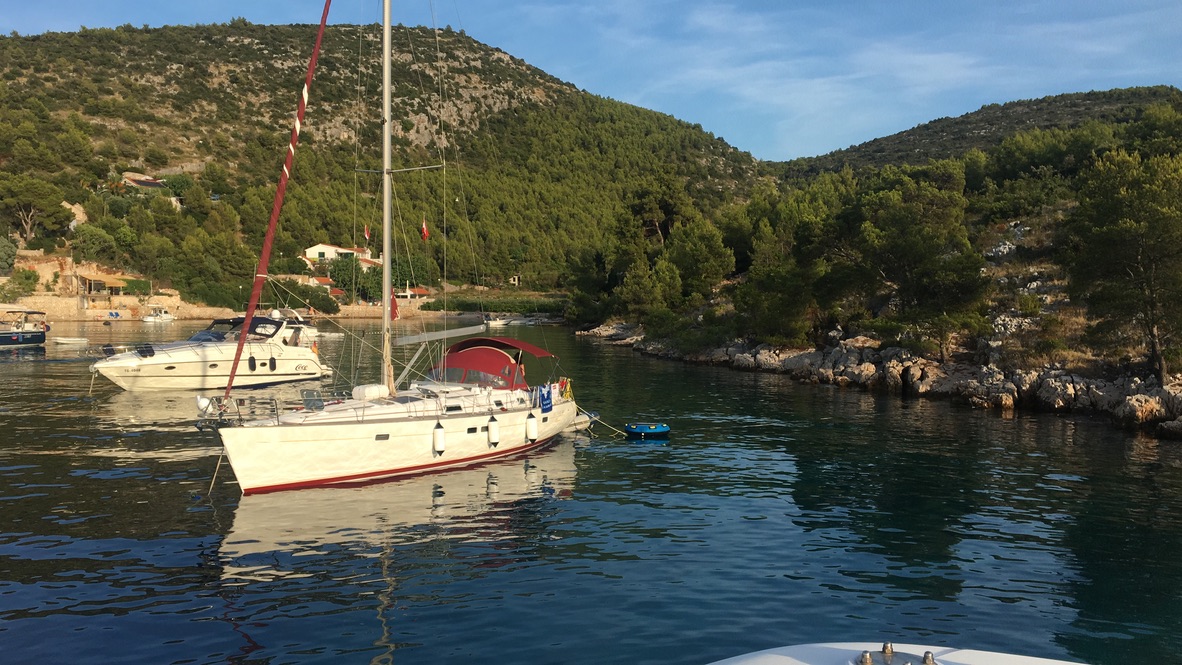Yachtcharter für Anfänger: 7 Tipps für Ihren ersten Törn