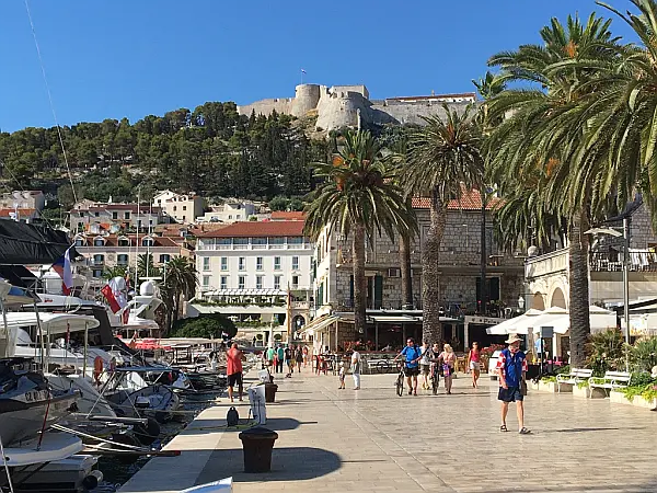 Die 5 schönsten Buchten in Kroatien, die Sie nur mit dem Boot erreichen
